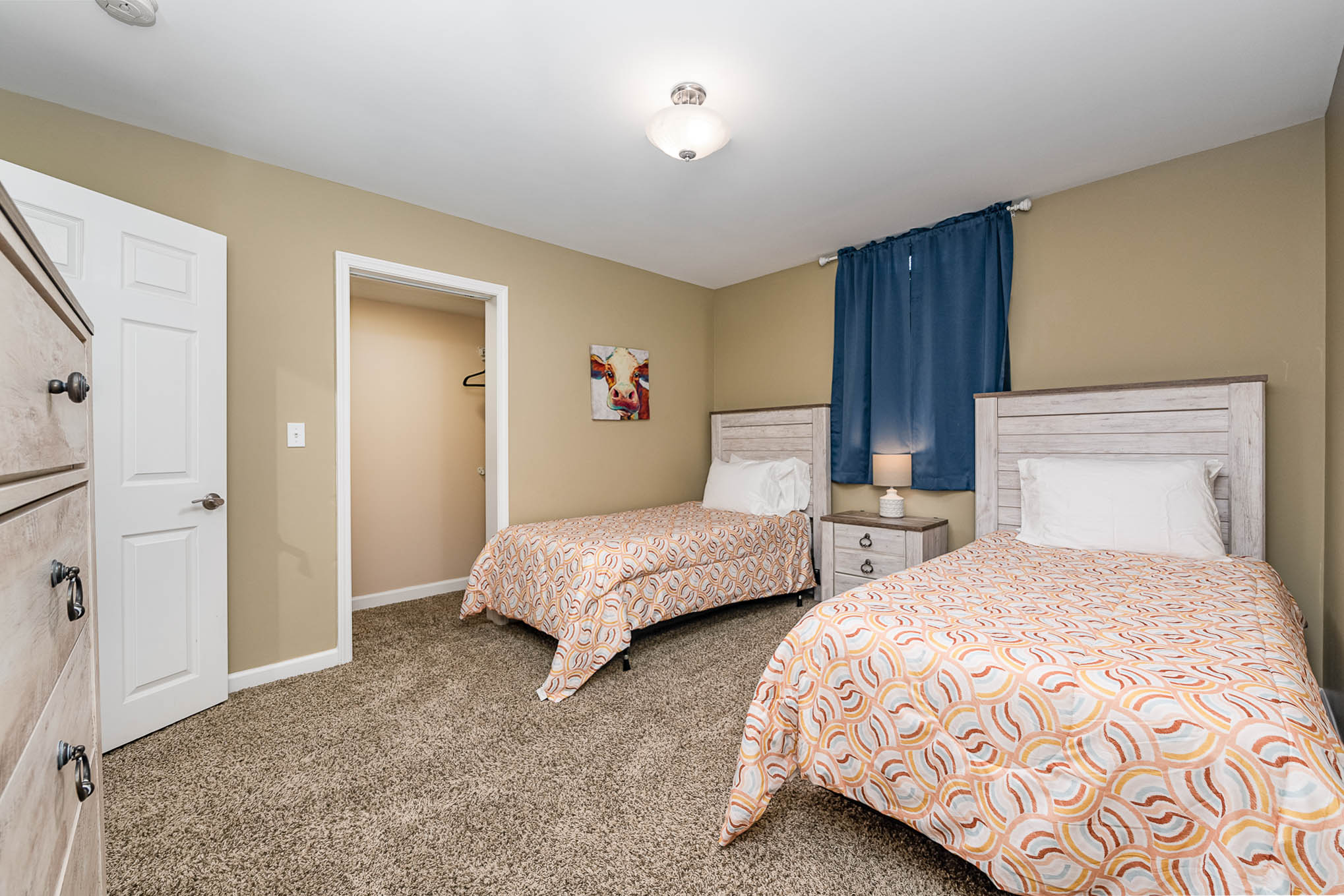 Fourth bedroom with twin beds